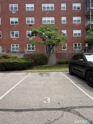 27 Northill Street 3M, Stamford, CT 06907