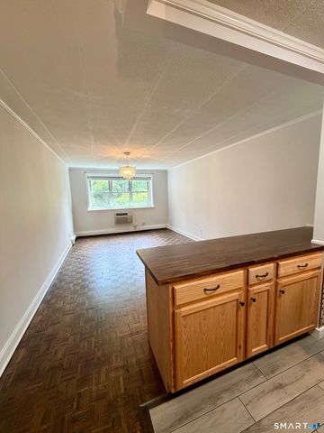 27 Northill Street 3M, Stamford, CT 06907