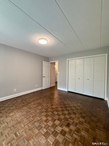 27 Northill Street 3M, Stamford, CT 06907