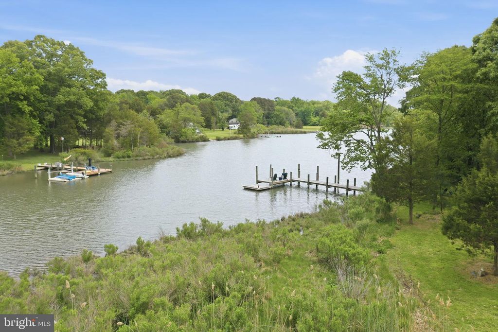 5865 DEALE BEACH RD, Deale, MD 20751