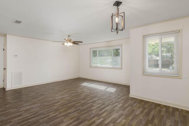 108 Barron St., Petal, MS 39465