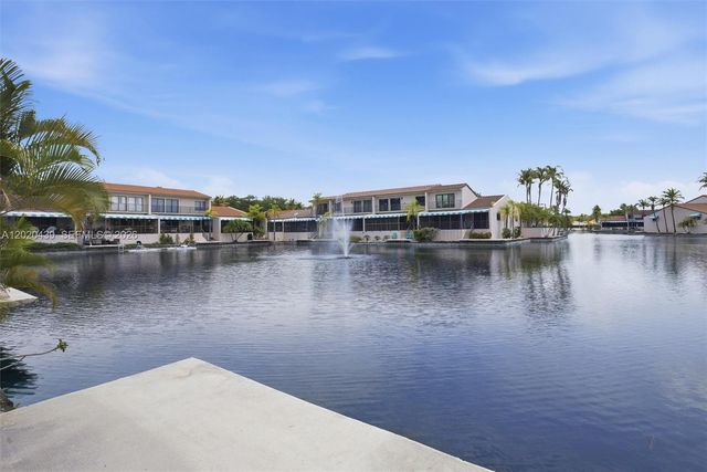 8555 Ardoch Rd, Miami Lakes, FL 33016