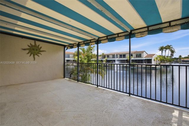 8555 Ardoch Rd, Miami Lakes, FL 33016