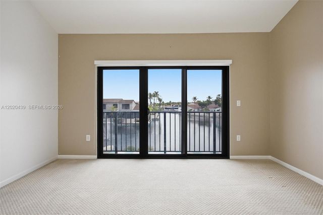 8555 Ardoch Rd, Miami Lakes, FL 33016