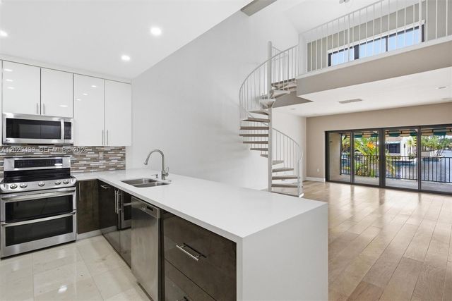 8555 Ardoch Rd, Miami Lakes, FL 33016