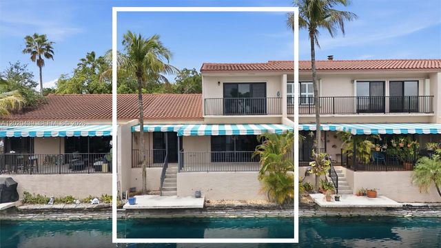 8555 Ardoch Rd, Miami Lakes, FL 33016