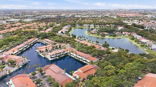 8555 Ardoch Rd, Miami Lakes, FL 33016