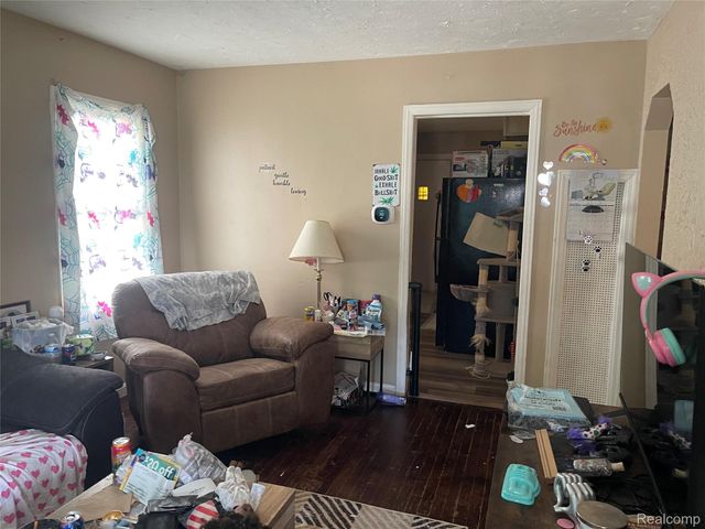 498 Montana Avenue, Pontiac, MI 48341