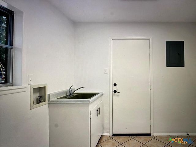 1250 E Common Street, New Braunfels, TX 78130