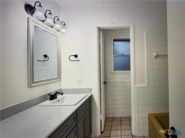 1250 E Common Street, New Braunfels, TX 78130