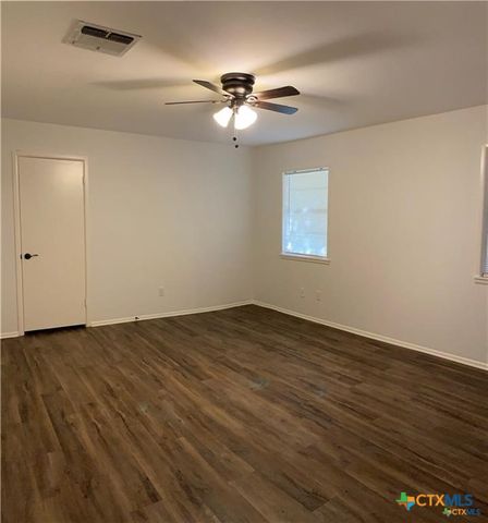 1250 E Common Street, New Braunfels, TX 78130