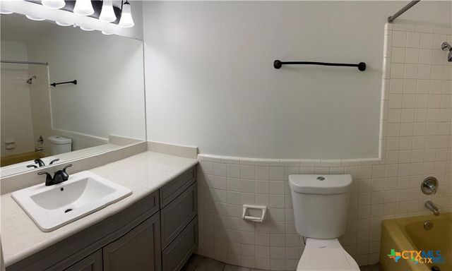 1250 E Common Street, New Braunfels, TX 78130