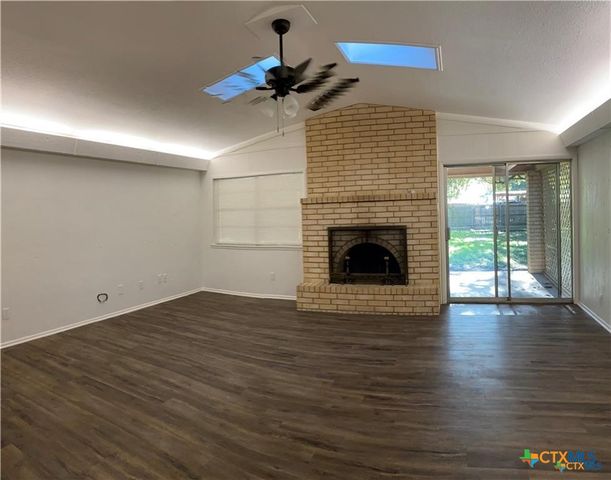 1250 E Common Street, New Braunfels, TX 78130