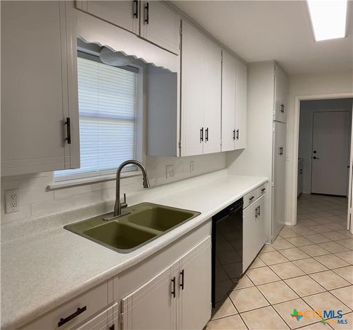 1250 E Common Street, New Braunfels, TX 78130