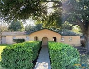 1250 E Common Street, New Braunfels, TX 78130