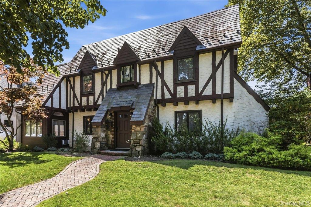 340 Princeton Road, Rockville Centre, NY 11570 — photo 2
