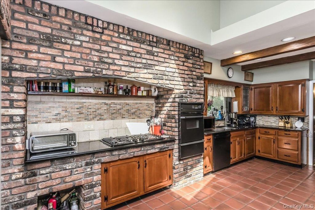 340 Princeton Road, Rockville Centre, NY 11570 — photo 5