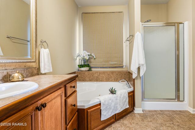 725 Copper Meadows Boulevard, Youngsville, LA 70592