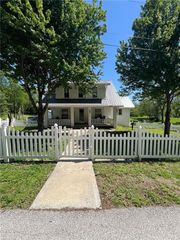 1525 S 80th Street, Kansas City, KS 66111