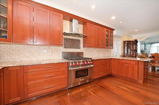 10-11 Bay 24th Street, Far Rockaway, NY 11691