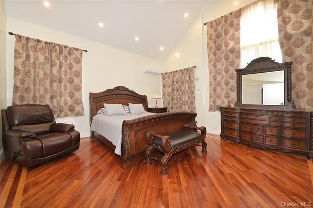 10-11 Bay 24th Street, Far Rockaway, NY 11691