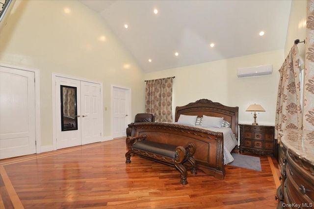 10-11 Bay 24th Street, Far Rockaway, NY 11691