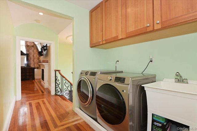 10-11 Bay 24th Street, Far Rockaway, NY 11691