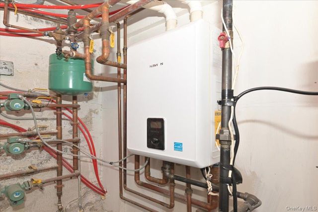 10-11 Bay 24th Street, Far Rockaway, NY 11691