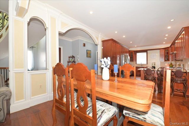 10-11 Bay 24th Street, Far Rockaway, NY 11691