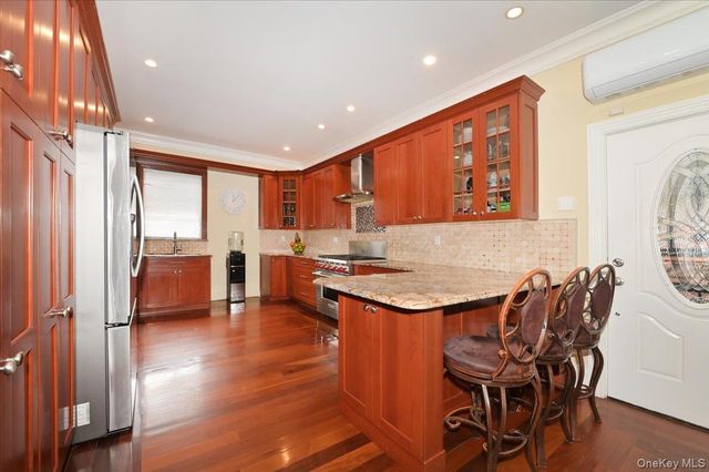 10-11 Bay 24th Street, Far Rockaway, NY 11691