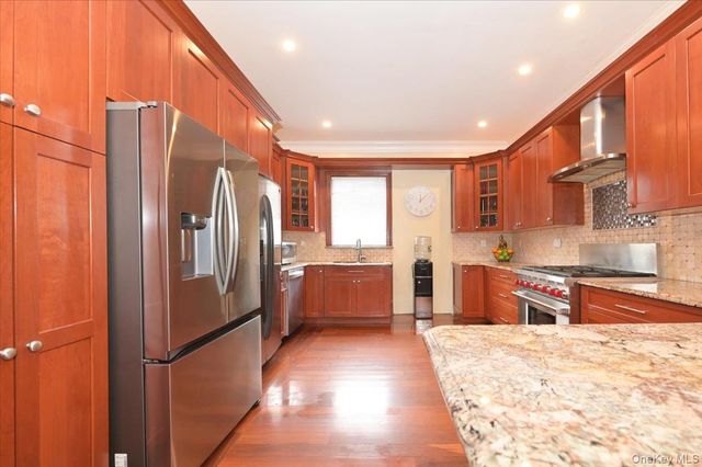 10-11 Bay 24th Street, Far Rockaway, NY 11691