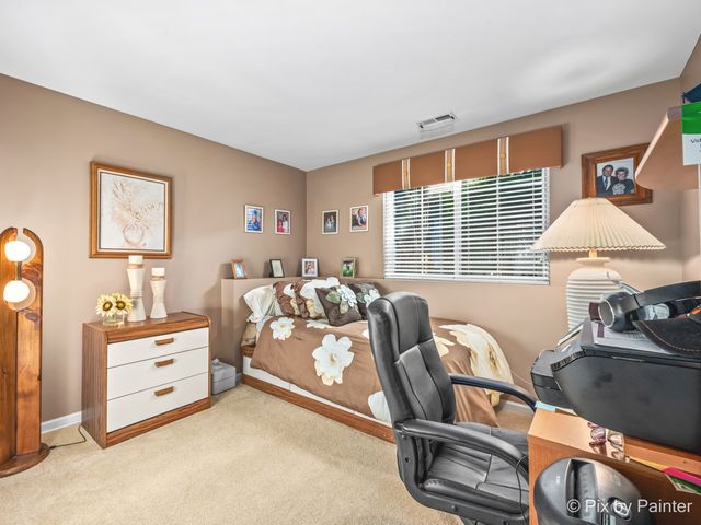 2431 Emily Lane, Elgin, IL 60124