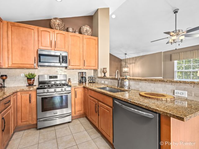 2431 Emily Lane, Elgin, IL 60124