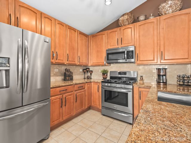 2431 Emily Lane, Elgin, IL 60124