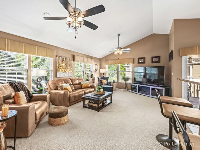2431 Emily Lane, Elgin, IL 60124