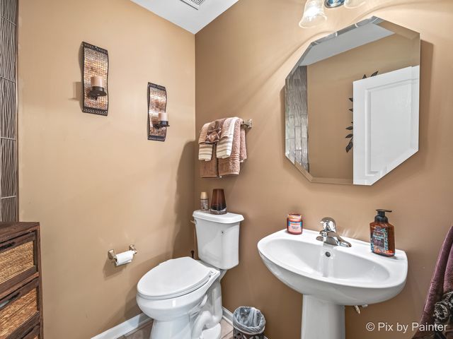 2431 Emily Lane, Elgin, IL 60124