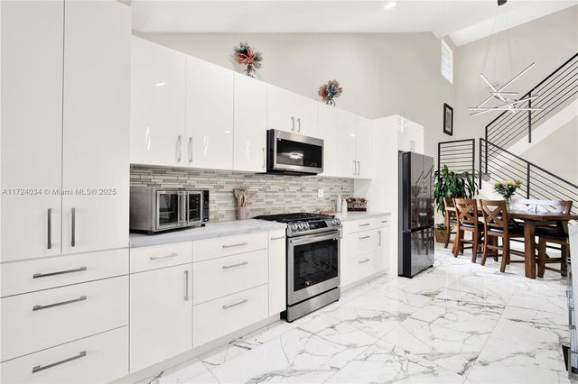 4305 SW 153rd Ter, Miramar, FL 33027