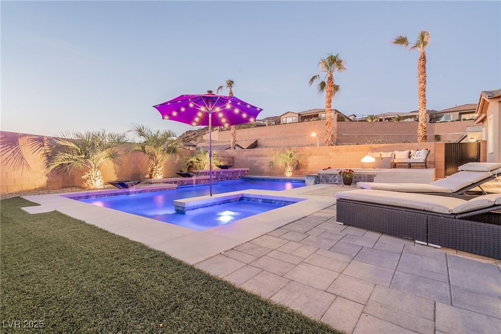 26 Via Tavolara, Henderson, NV 89011