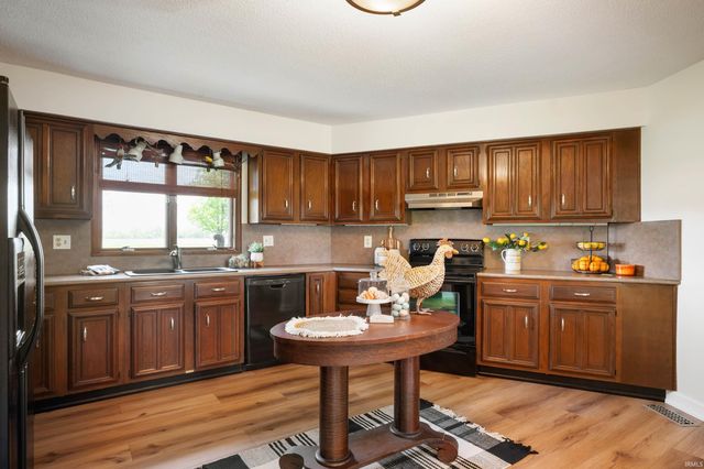 2141 N 100 East, Hartford City, IN 47348