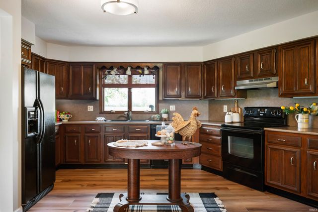 2141 N 100 East, Hartford City, IN 47348