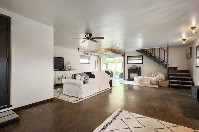 2141 N 100 East, Hartford City, IN 47348