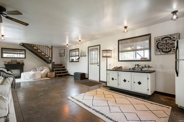 2141 N 100 East, Hartford City, IN 47348