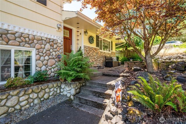 2408 N Greeley Drive, Kelso, WA 98626