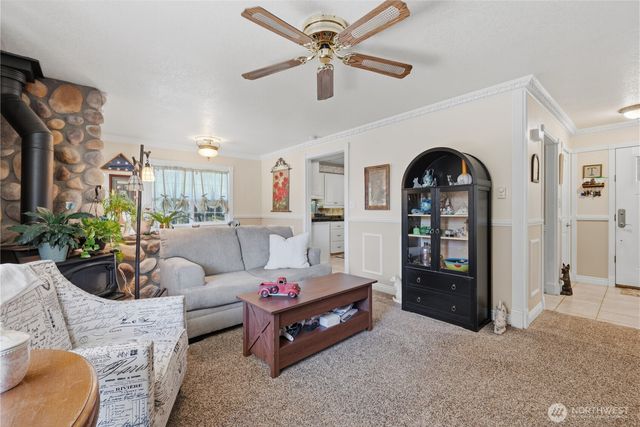 2408 N Greeley Drive, Kelso, WA 98626