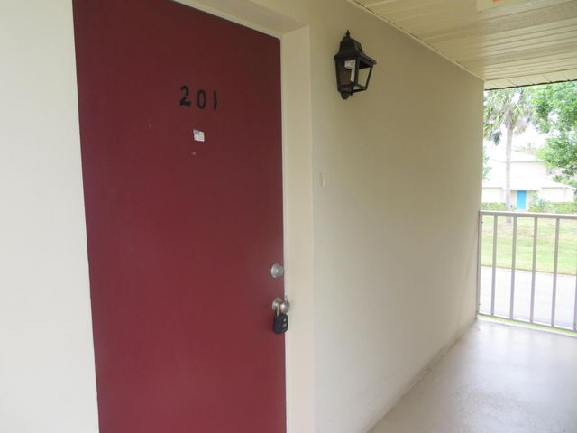 37 Vista Gardens Trail 201, Vero Beach, FL 32962