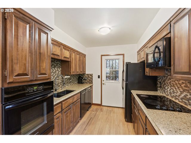 34880 Ne CORRAL CREEK Rd, Newberg, OR 97132