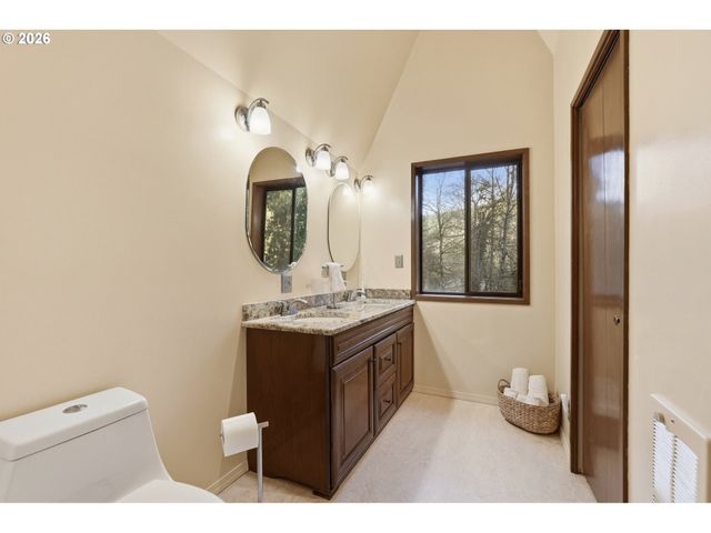 34880 Ne CORRAL CREEK Rd, Newberg, OR 97132