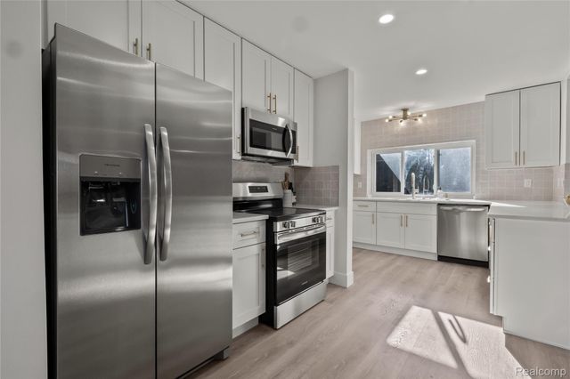 6440 Andersonville Road, Waterford Charter Township, MI 48329