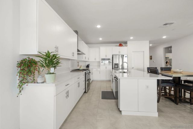 35617 Blue Bretton Dr, Fallbrook, CA 92028