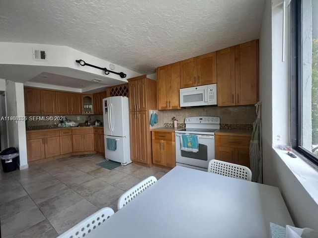 8215 SW 152nd Avenue G418, Miami, FL 33193